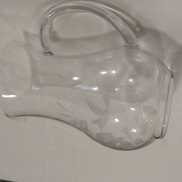 Dining | Vintage Etched Glass Clear Pitcher Hummingbird 8 Tall Barware ...